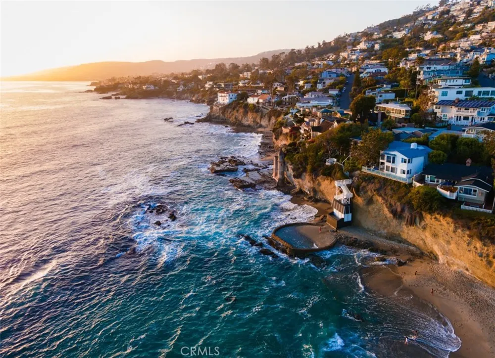 2615 Victoria Laguna Beach, CA 92651