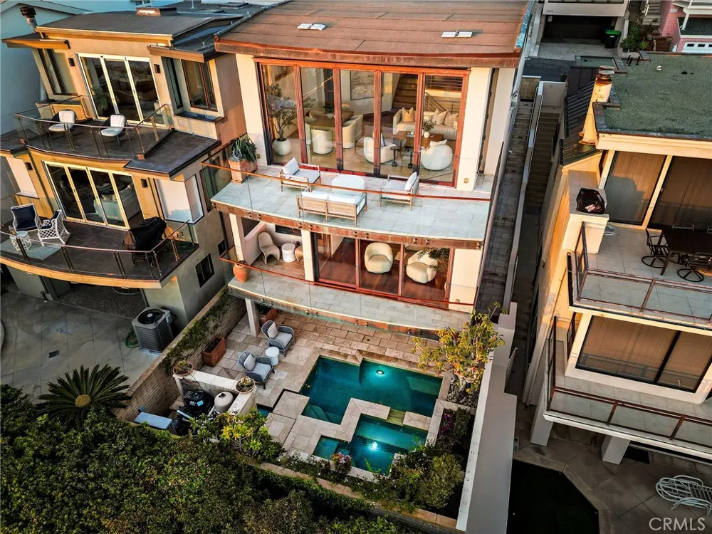 2615 Victoria Laguna Beach, CA 92651