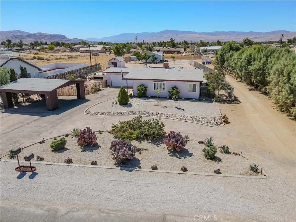 14121 Lakota Apple Valley, CA 92307