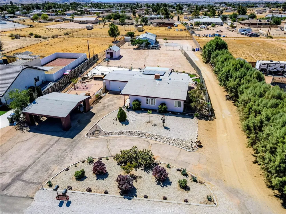 14121 Lakota Apple Valley, CA 92307