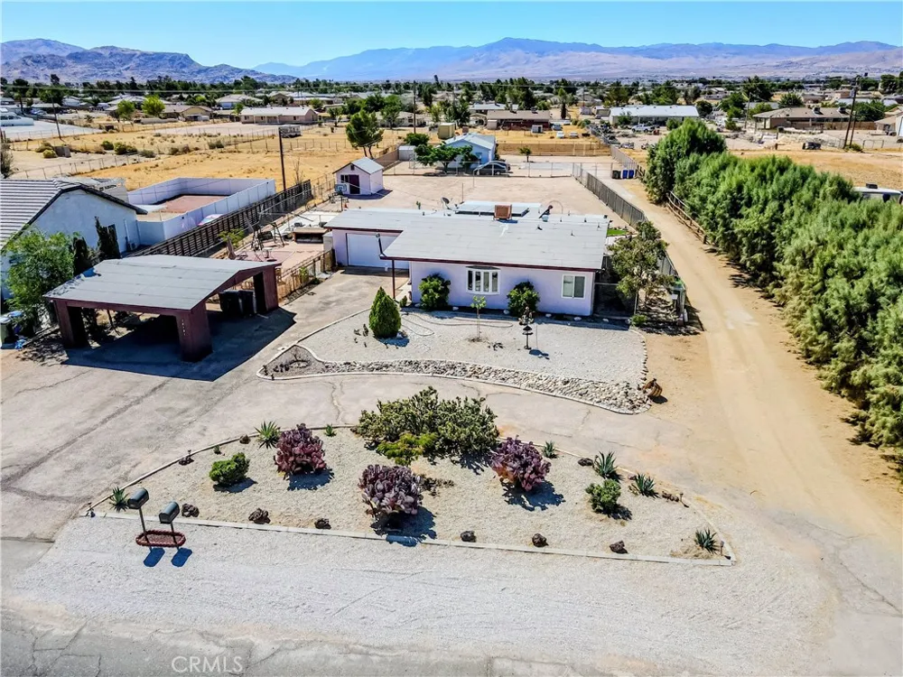 14121 Lakota Apple Valley, CA 92307
