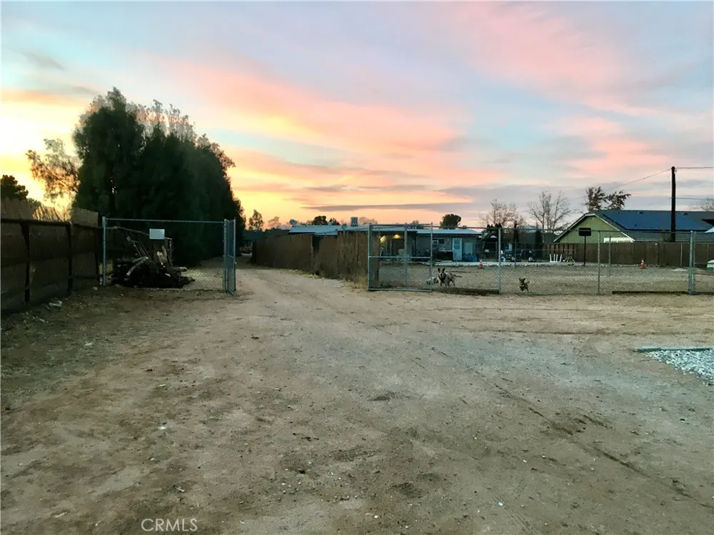 14121 Lakota Apple Valley, CA 92307