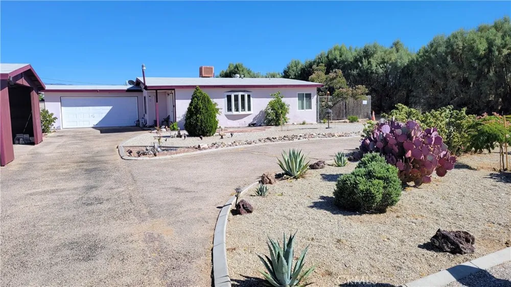 14121 Lakota Apple Valley, CA 92307