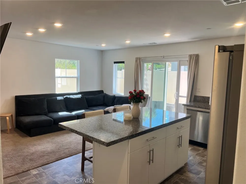 7276 Olive Grove Riverside, CA 92507