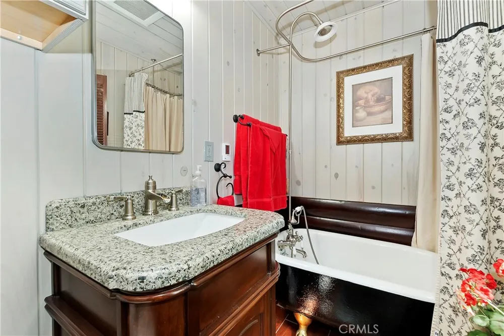 571 Pine Lane Sugarloaf, CA 92386
