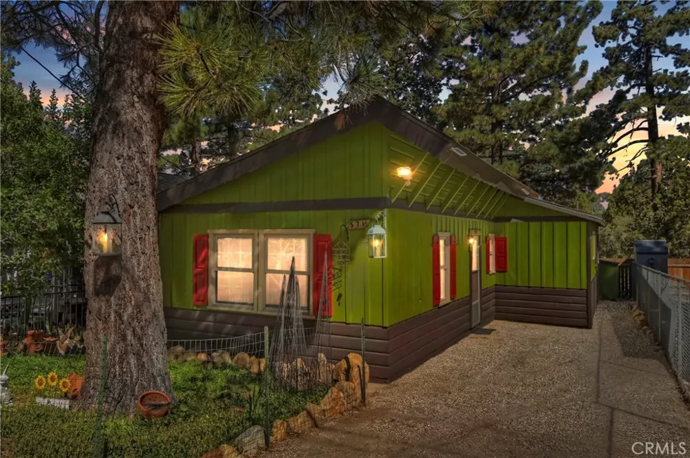 571 Pine Lane Sugarloaf, CA 92386