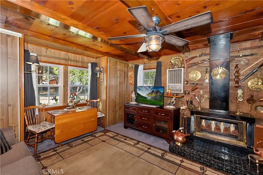 571 Pine Lane Sugarloaf, CA 92386