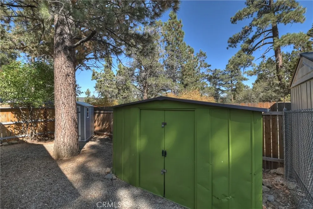 571 Pine Lane Sugarloaf, CA 92386
