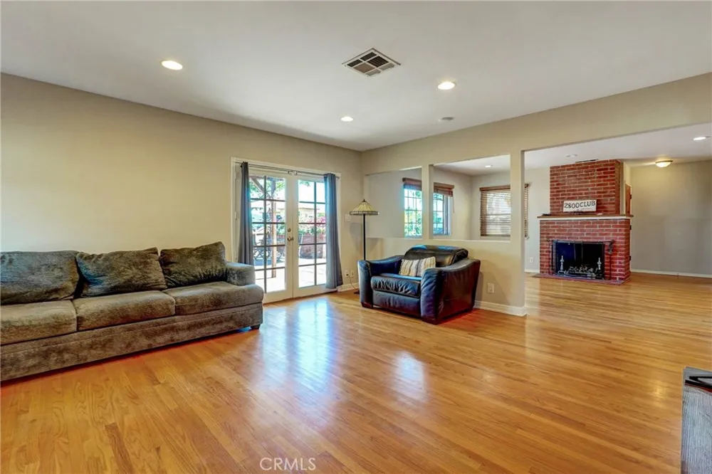 2800 Jolley Drive Burbank, CA 91504