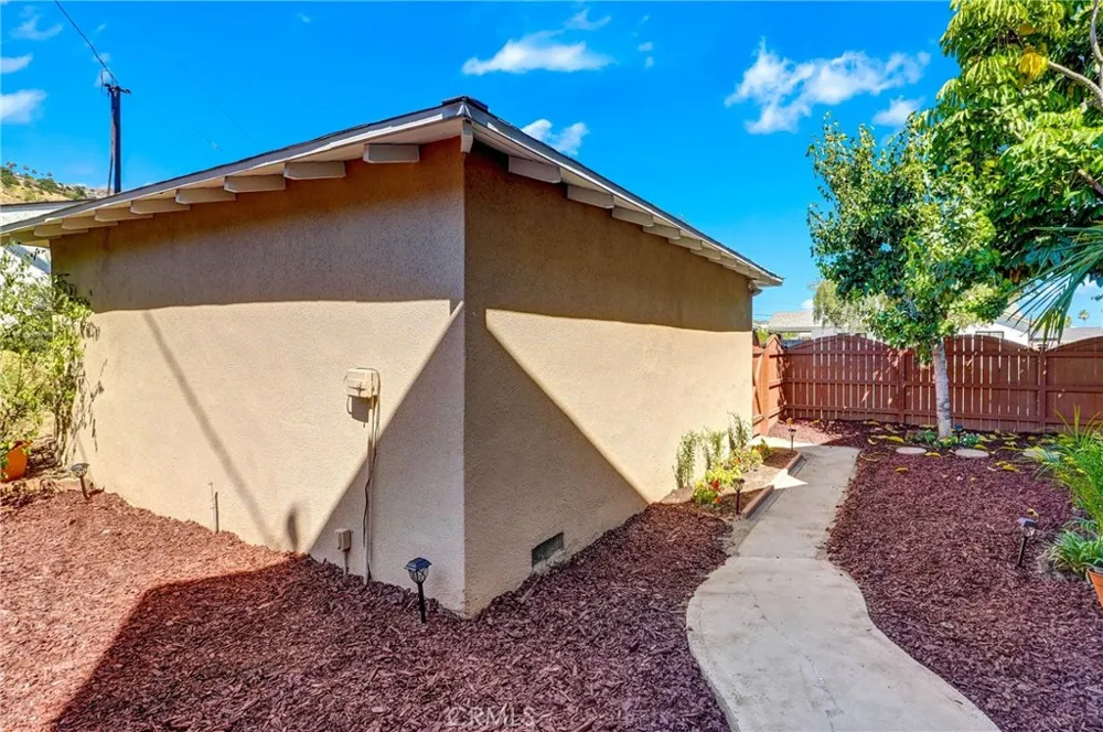 2800 Jolley Drive Burbank, CA 91504