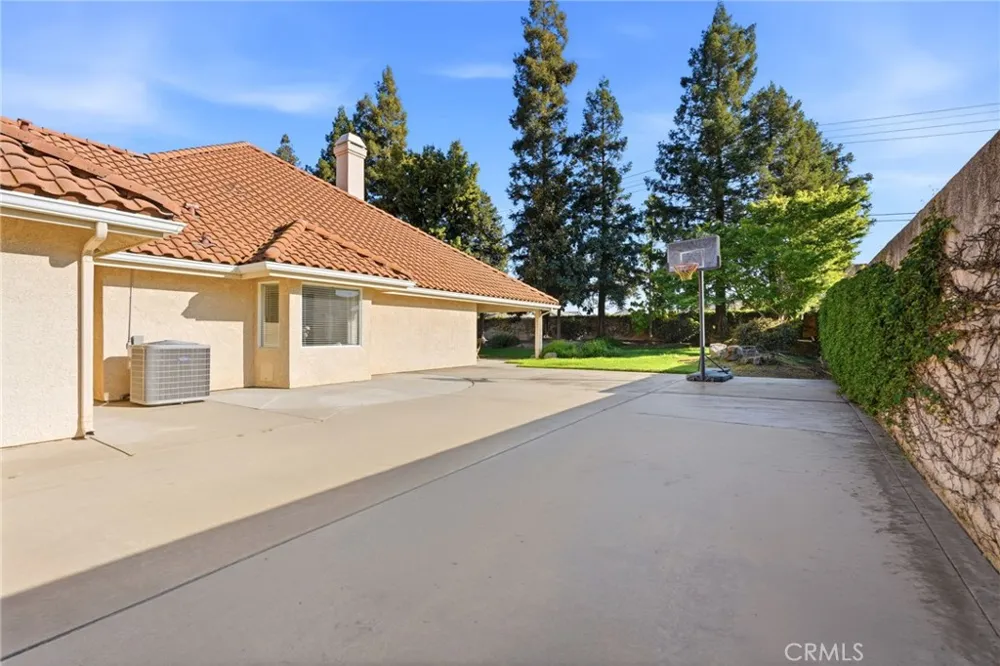 3403 E Vassar Court Visalia, CA 93292