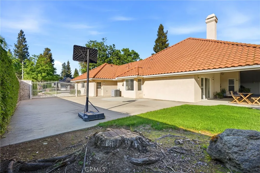 3403 E Vassar Court Visalia, CA 93292