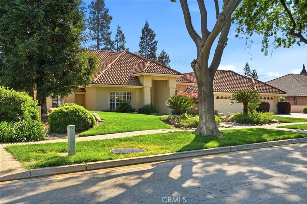 3403 E Vassar Court Visalia, CA 93292