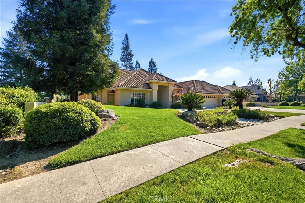 3403 E Vassar Court Visalia, CA 93292