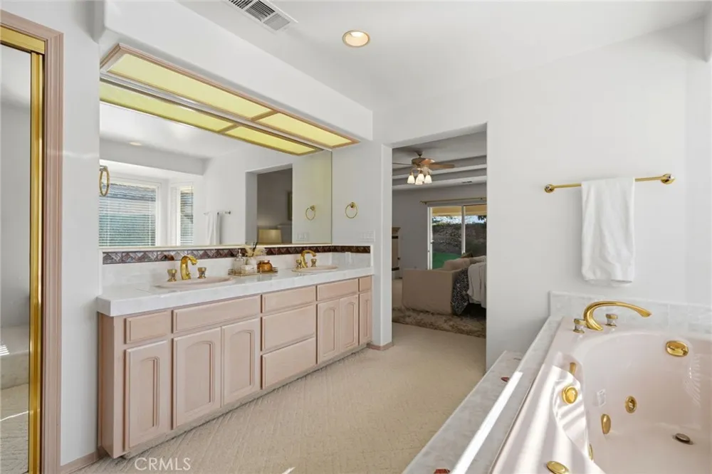 3403 E Vassar Court Visalia, CA 93292