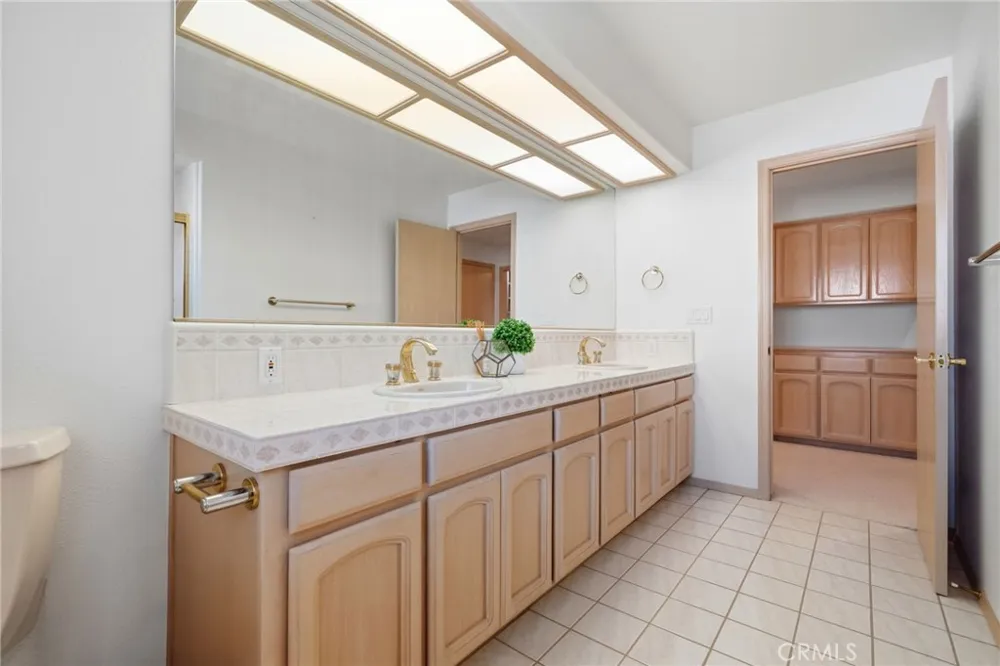 3403 E Vassar Court Visalia, CA 93292