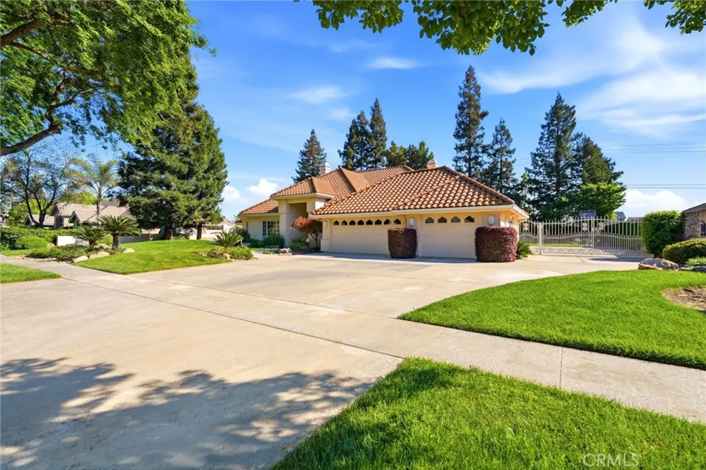3403 E Vassar Court Visalia, CA 93292