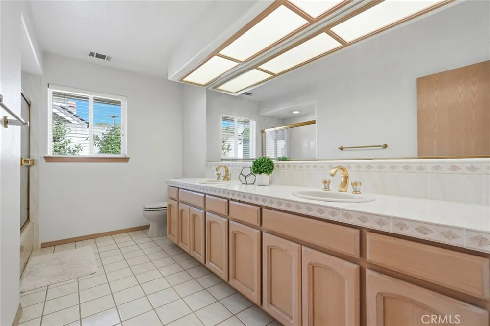 3403 E Vassar Court Visalia, CA 93292