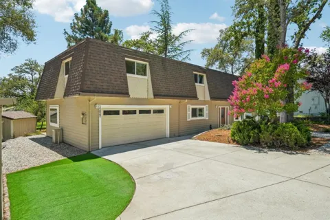 12007 Torrey Pines Drive
