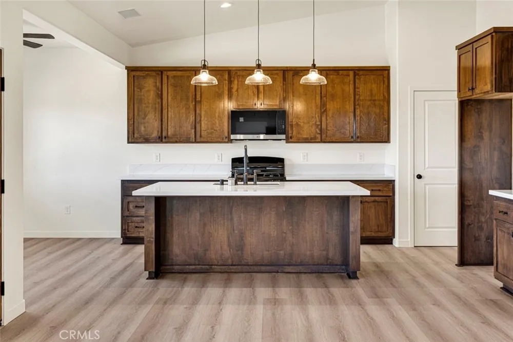 9210 Marco Road Phelan, CA 92371