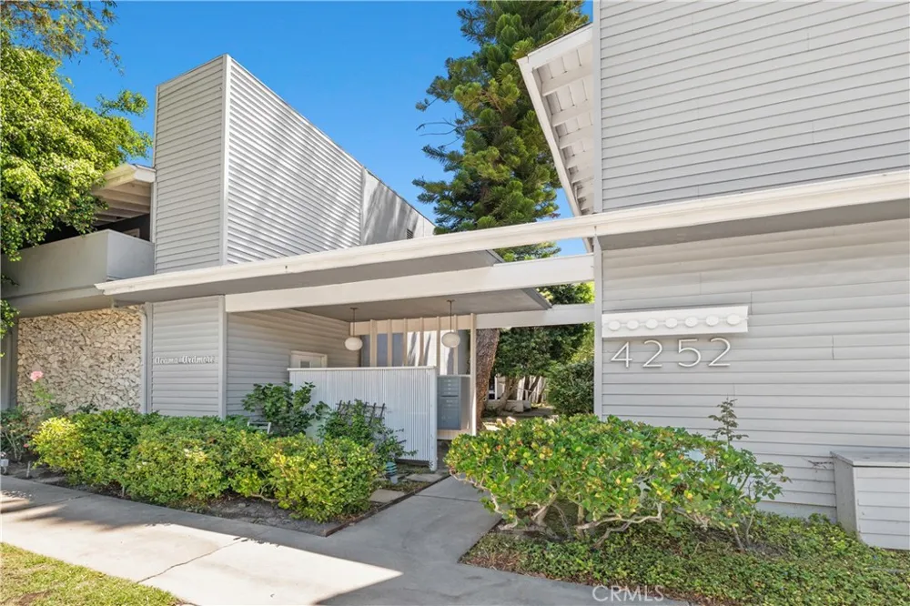 4252 fair Avenue #22 Studio City, CA 91602