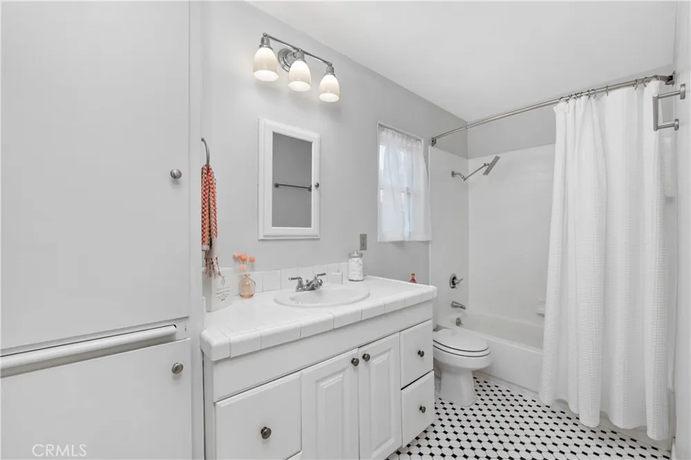 4252 fair Avenue #22 Studio City, CA 91602