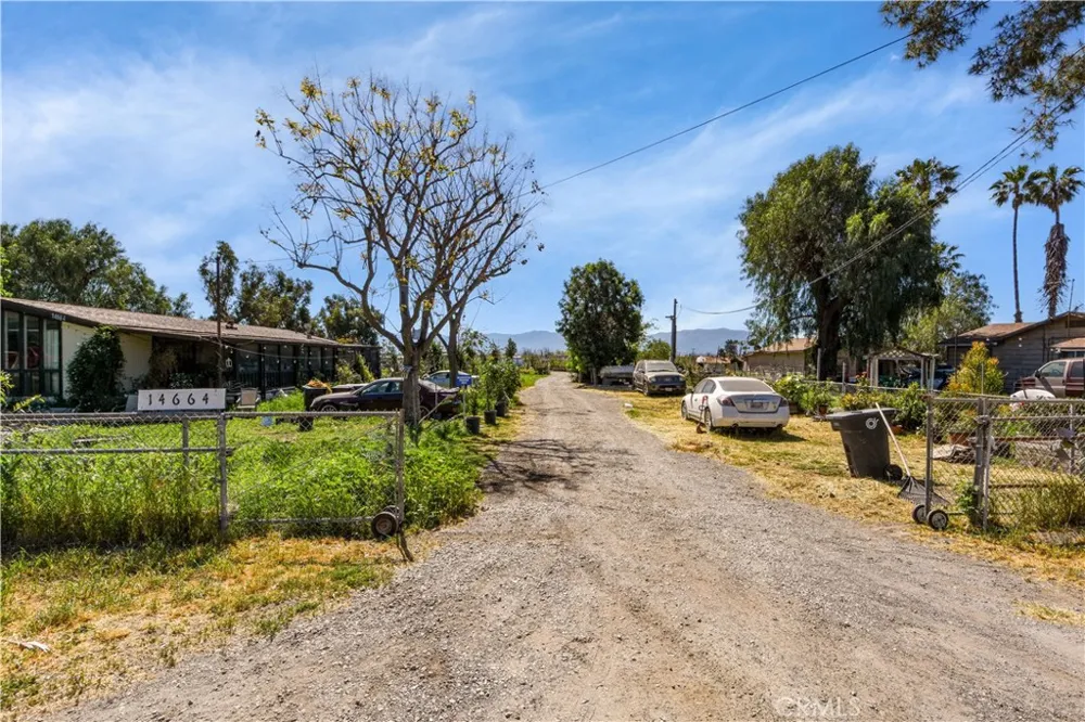 14664 Walters Eastvale, CA 92880