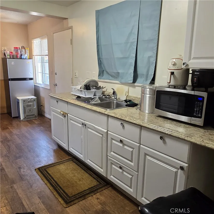 38527 36th st east Palmdale, CA 93550
