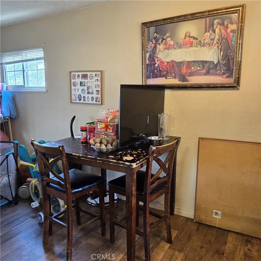 38527 36th st east Palmdale, CA 93550