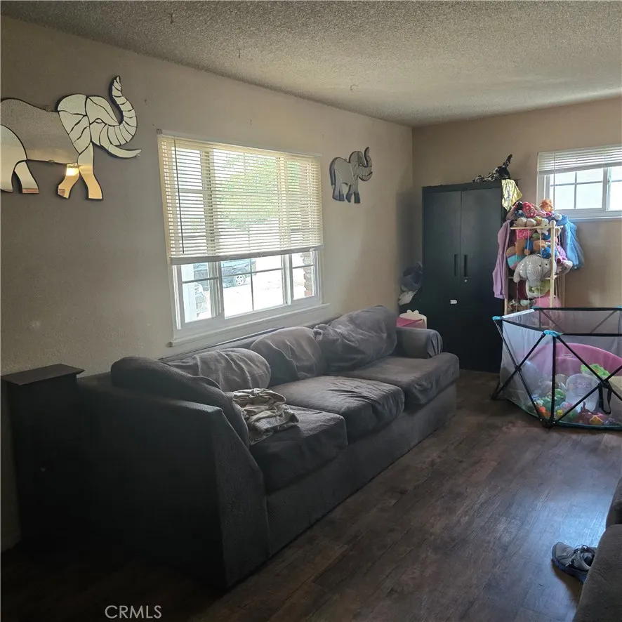 38527 36th st east Palmdale, CA 93550