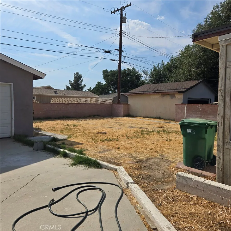 38527 36th st east Palmdale, CA 93550