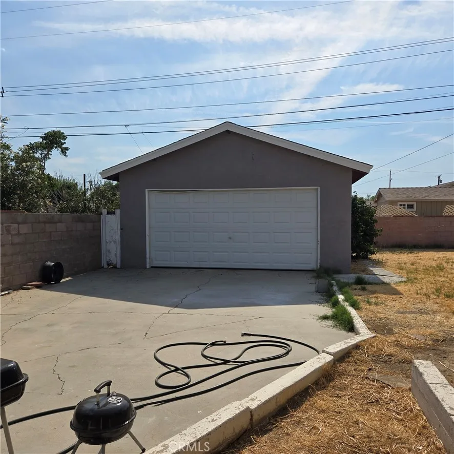 38527 36th st east Palmdale, CA 93550