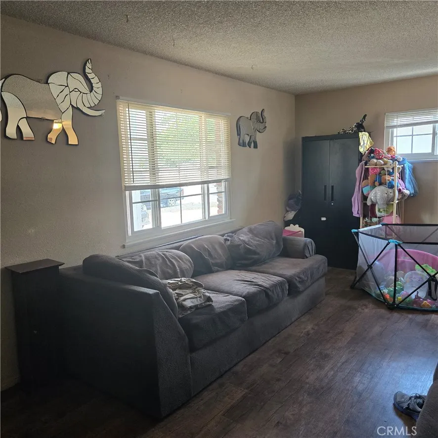 38527 36th st east Palmdale, CA 93550