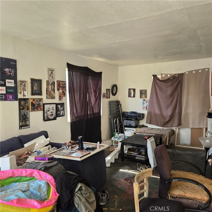 38527 36th st east Palmdale, CA 93550