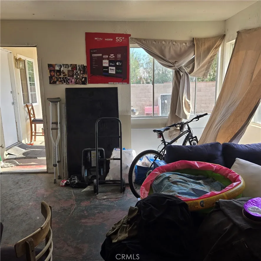 38527 36th st east Palmdale, CA 93550