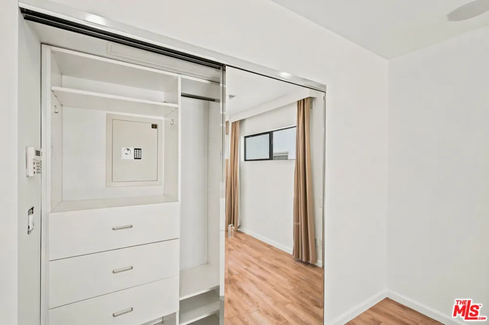 23 Privateer Street Marina del Rey, CA 90292