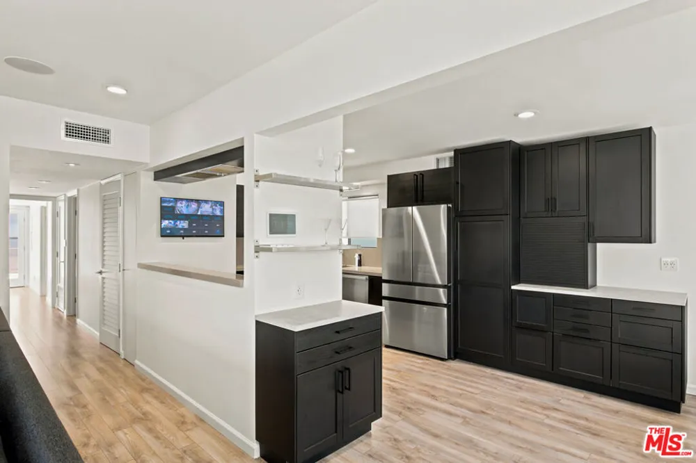 23 Privateer Street Marina del Rey, CA 90292