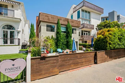 23 Privateer Street