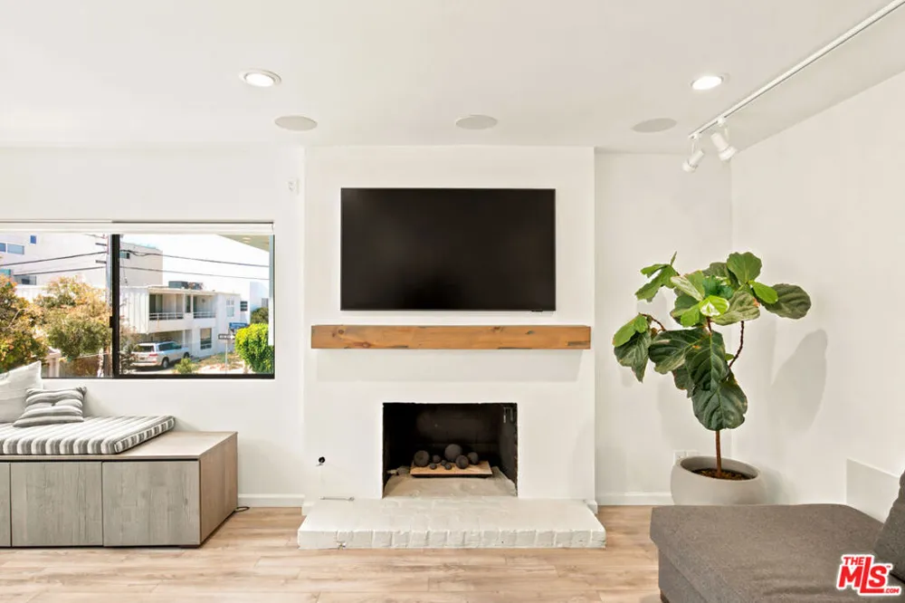 23 Privateer Street Marina del Rey, CA 90292
