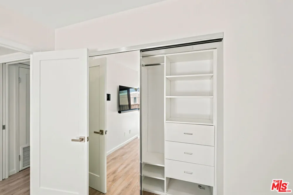 23 Privateer Street Marina del Rey, CA 90292