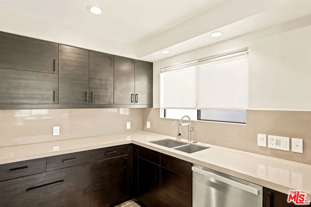 23 Privateer Street Marina del Rey, CA 90292