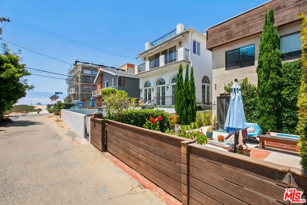 23 Privateer Street Marina del Rey, CA 90292