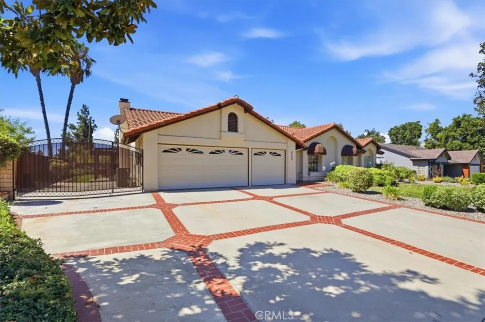 165 Cottonwood Avenue Riverside, CA 92506
