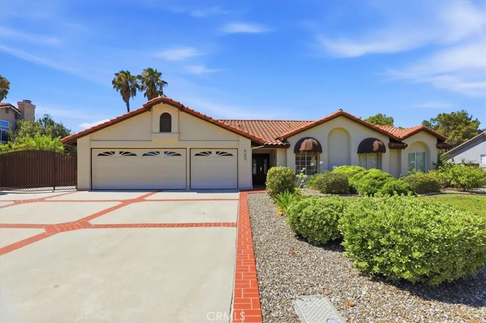 165 Cottonwood Avenue Riverside, CA 92506