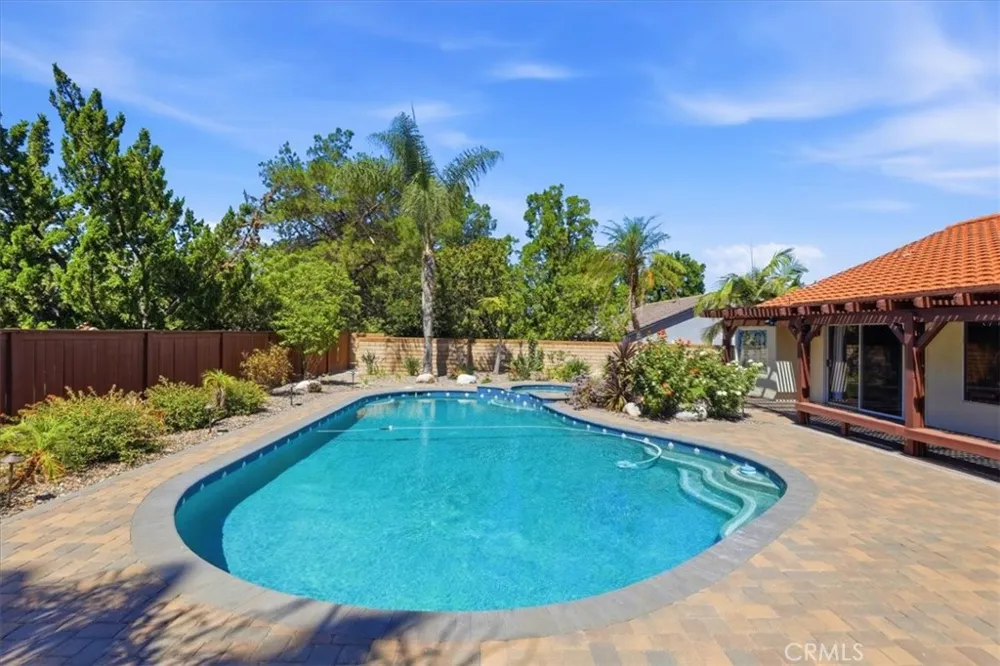 165 Cottonwood Avenue Riverside, CA 92506