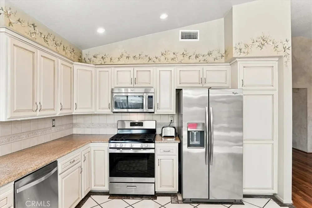 165 Cottonwood Avenue Riverside, CA 92506