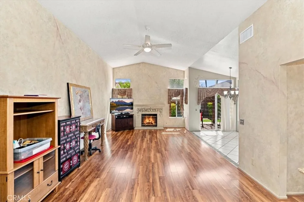165 Cottonwood Avenue Riverside, CA 92506