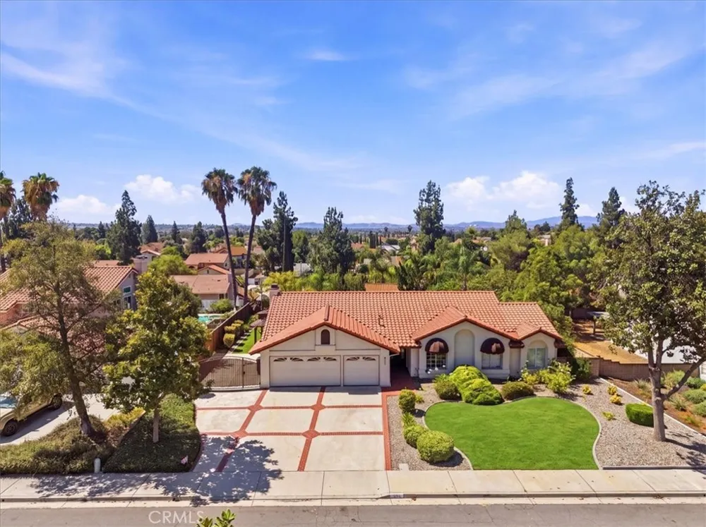 165 Cottonwood Avenue Riverside, CA 92506