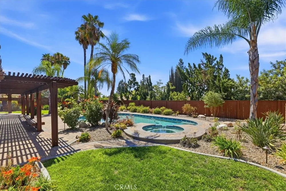 165 Cottonwood Avenue Riverside, CA 92506