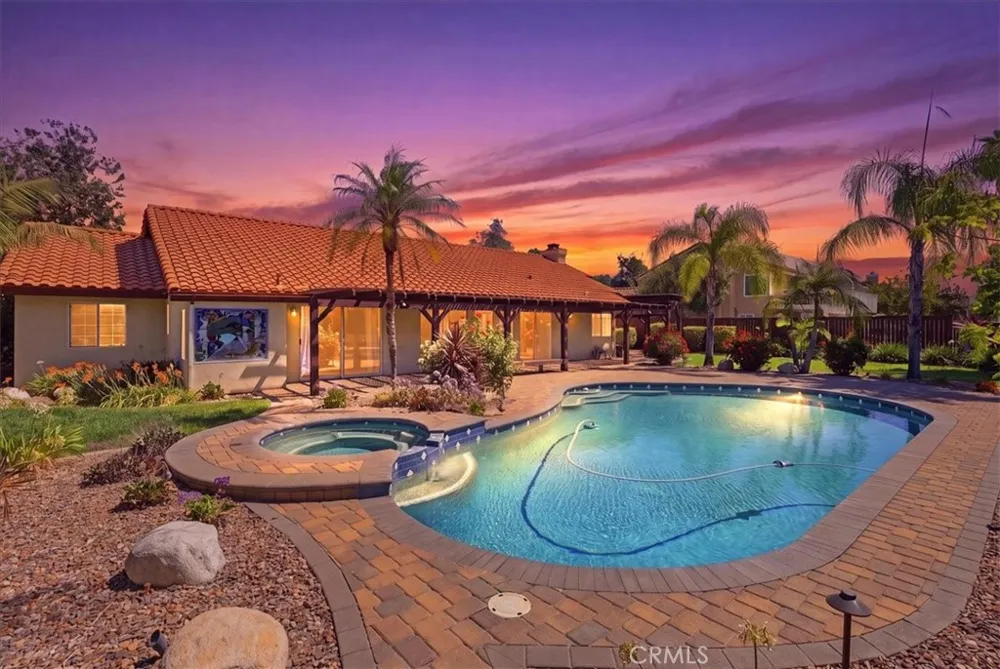 165 Cottonwood Avenue Riverside, CA 92506